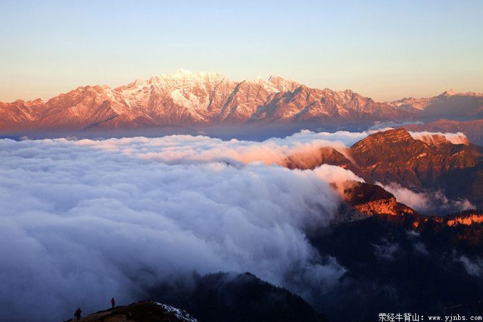 牛背山观云海，看蜀山美景