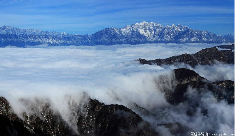 人间仙景牛背山