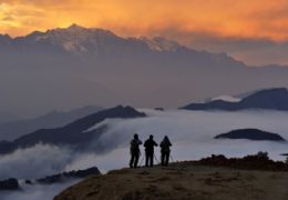 雅安牛背山避暑、看云海日出